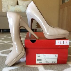 Light nude heels. Elle
