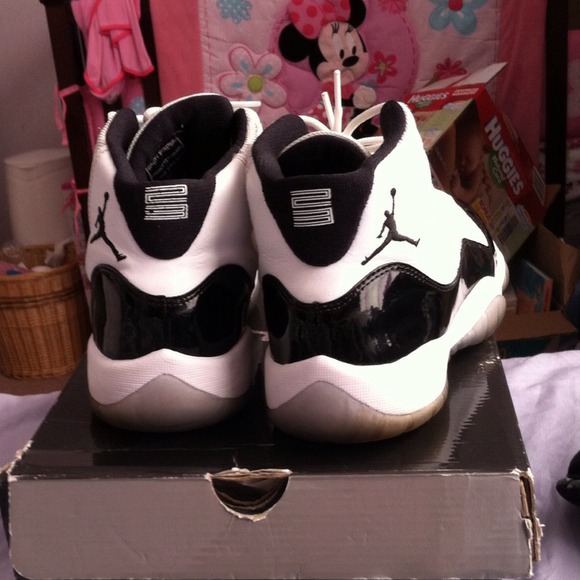 Jordan 11 - Picture 2 of 4