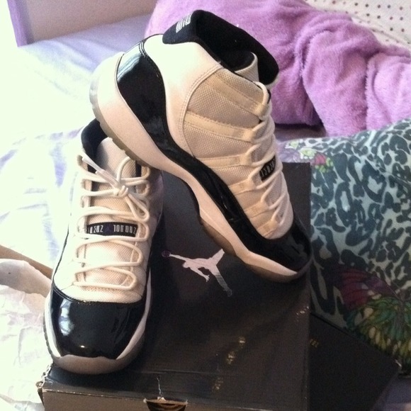 Jordan 11 - Picture 3 of 4