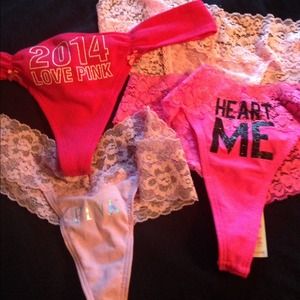 Victoria Secret thongs bundle of 4 / Size S