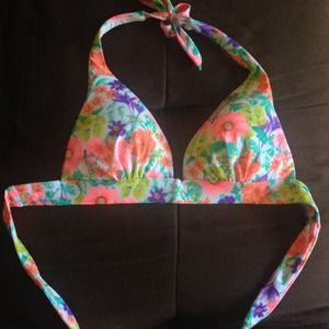 NWOT Victoria's Secret Bikini Top