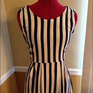 Black white strip open back top