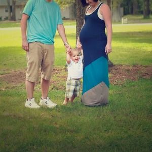 Traded ;) Pea in the pod maternity dress!