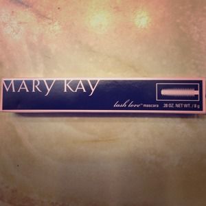 NIB Mark Kay love lash mascara