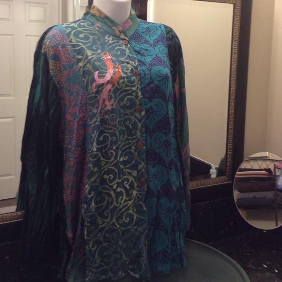 Wild Woman Tops - 🎈SALE🎈Mandarin collar. 100% Rayon📣