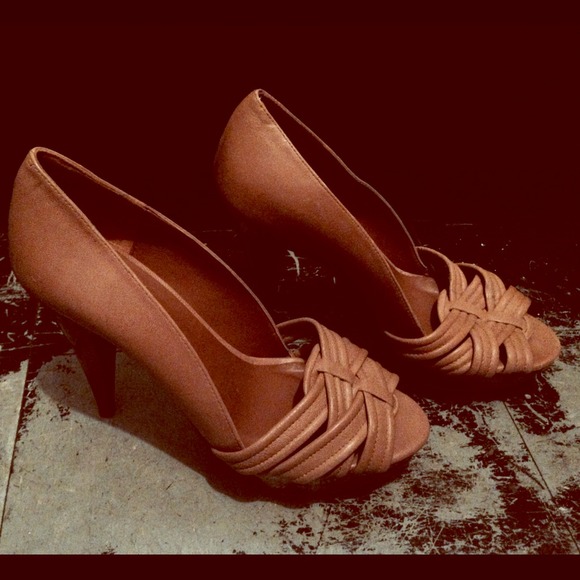 Zara cognac heel shoe