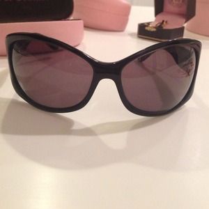 Black Juicy Couture sunglasses