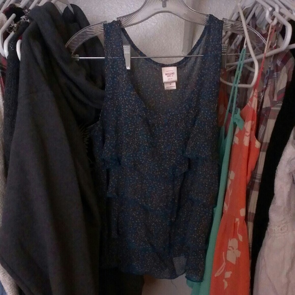 Floral ruffled top