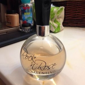 Valentino Rock n Rose perfume