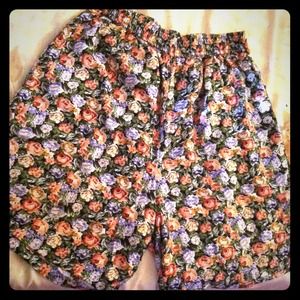 High waisted flower stretchy shorts