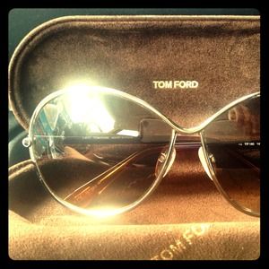 Tom Ford Iris Sunglasses Like New!