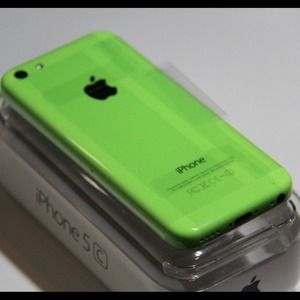 LIKE NEW APPLE IPHONE 5c IN GREEN **UNLOCKED**