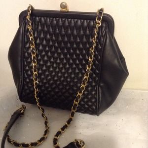 Jennifer Moore Bags - HP🌸Timeless Fashion Party🌸Quilted Cross Body Bag Jennifer Moore Bags - HP🌸Timeless Fashion Party🌸Quilted Cross Body Bag