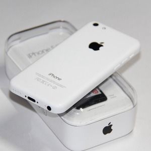 LIKE NEW APPLE IPHONE 5c IN WHITE **UNLOCKED**