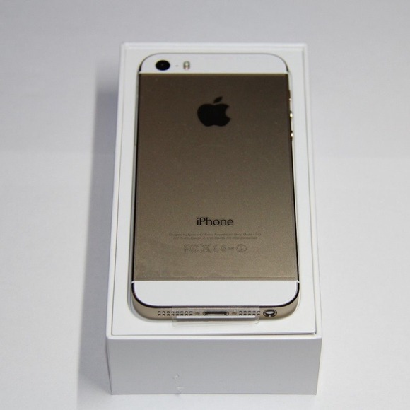 LIKE NEW APPLE WHITE/GOLD IPHONE 5s **UNLOCKED**