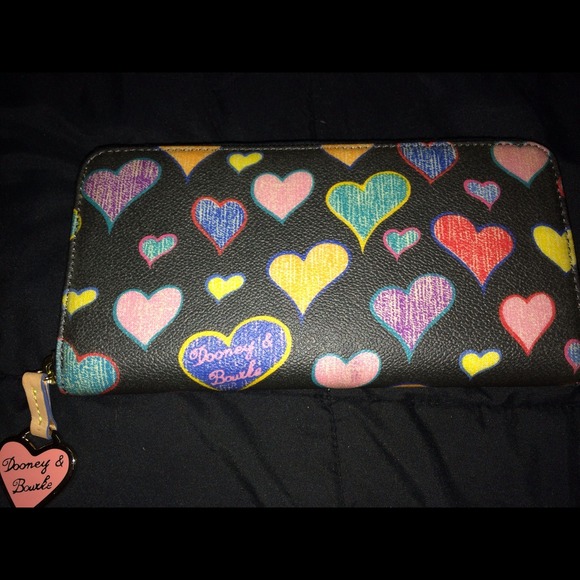 Dooney & Bourke Wallet NWOT ❤️