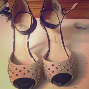 Rock and Republic Heels💕