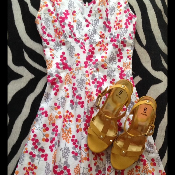Baker's Mustard Sandal - Picture 1 of 3