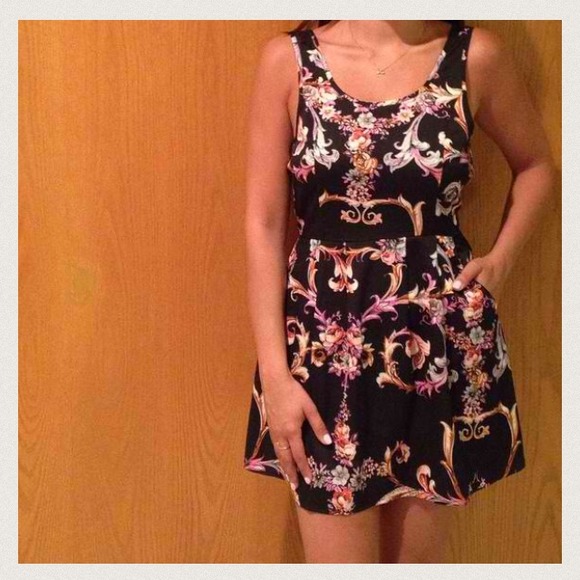 🚩HOST PICK🚩Minkpink Melody dress - Picture 4 of 4