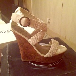 One Day  Sale !! 🌺‼️White wedges