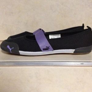 Puma canvas flats