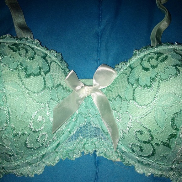 NWOT 🎀Mint green multiway lace bra🎀 - Picture 2 of 3