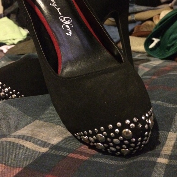 Black stilettos never worn willing to go thru pp!! - Picture 2 of 4