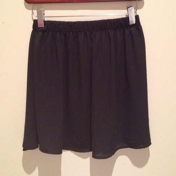 Brandy Melville Skater Skirt