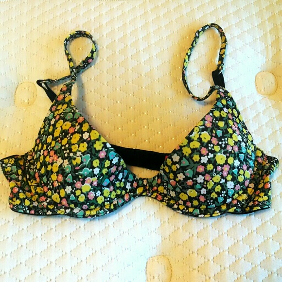 VS and Aerie bras (reserved)