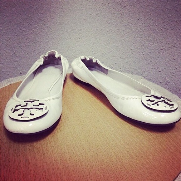 All white tory burch flats