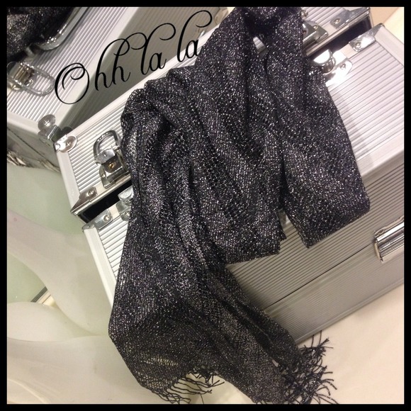 💋Host Pick💋Shimmer and shine scarf