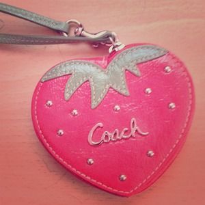 Rare AUTHENTIC coach wristlet 🍓 😍😍