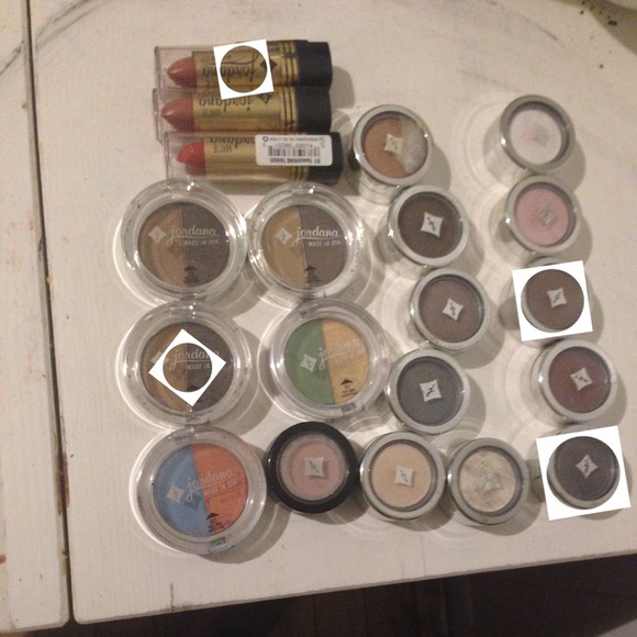 Bundled for @jennycheese Amazing Jordana bundle.