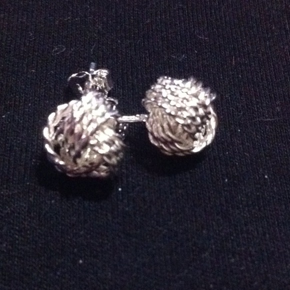 Silver knot earrings(Sold in bundle) - Picture 2 of 3