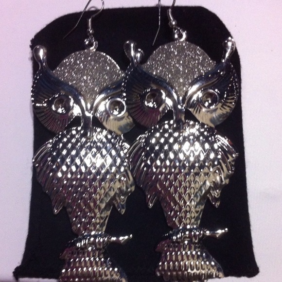 Gift with purchase $15 or more - Picture 2 of 3