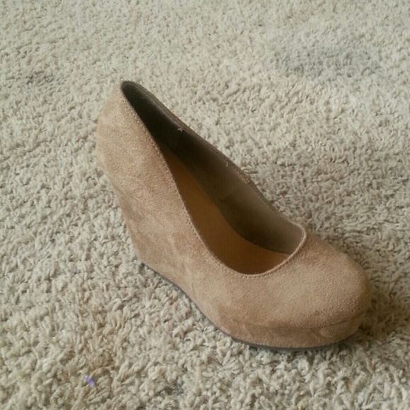 Shoes - Nude Wedge shoes