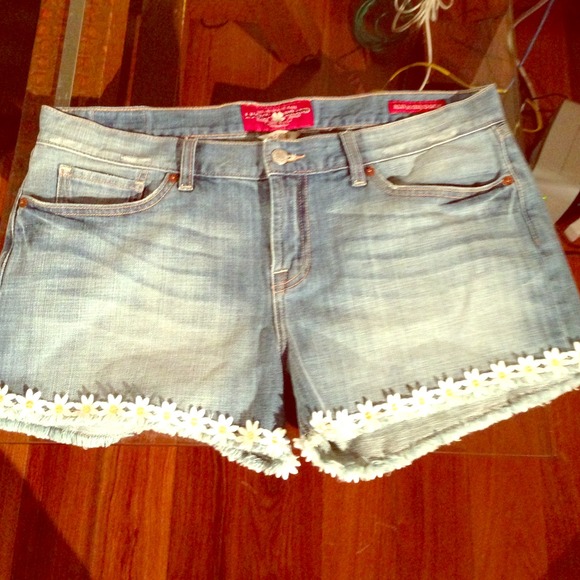 Lucky Brand daisy shorts!
