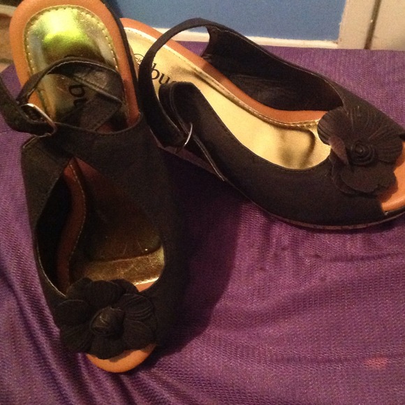 Shoes - Picture 2 of 2