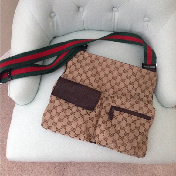 Gucci crossbody handbag. ***SOLD***