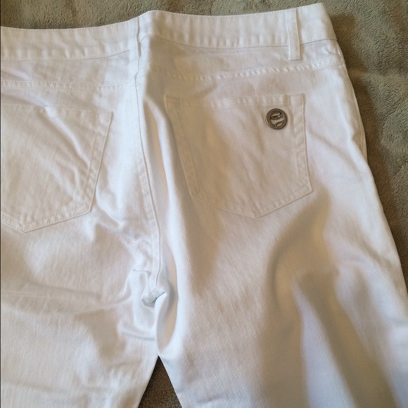 NWOT. White jeans. Size 10