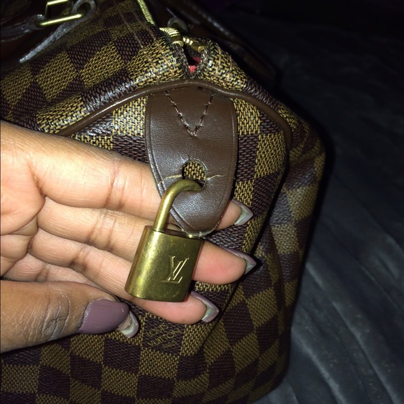 Authentic Louis Vuitton speedy