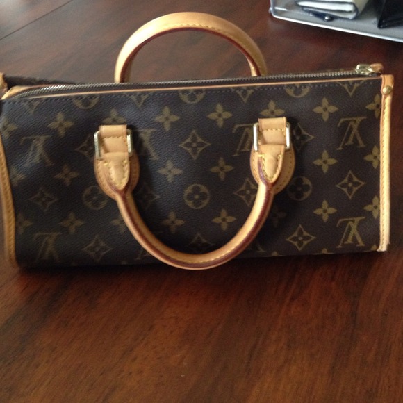 Louis Vuitton Monogram Canvas Popincourt - Picture 3 of 4