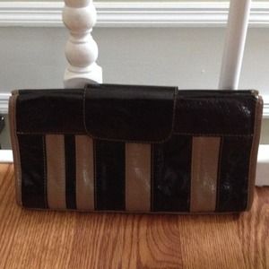 Aldo clutch
