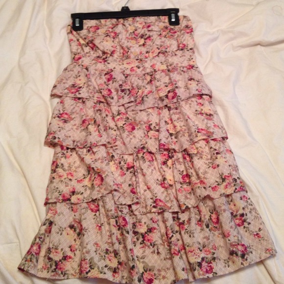 Floral strapless dress