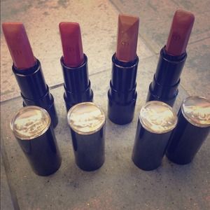 Cle de peau lipsticks