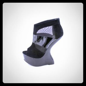 👏👏SALE!! Chinese Laundry heelless wedges