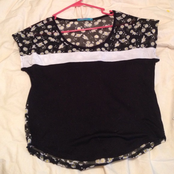 Daisy top