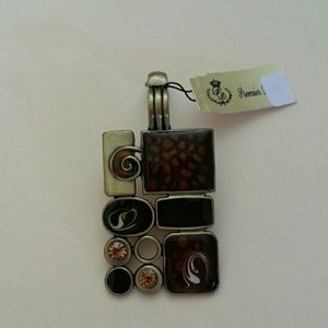 Premier design pendant