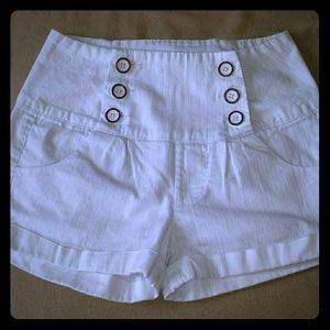 !!!! SOLD!!!!! WHITE shorts size 5