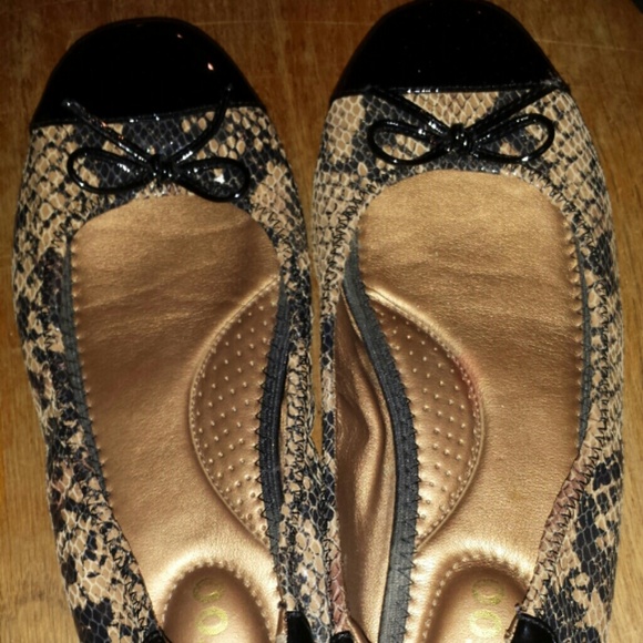 Faux snake skin MeToo flats